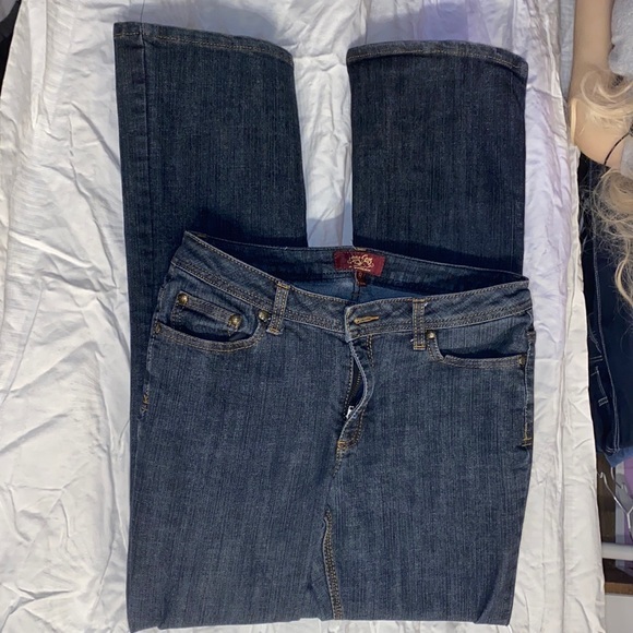 Not sure if brand is. Correct Nwot size 8 designer jeans - Picture 3 of 6